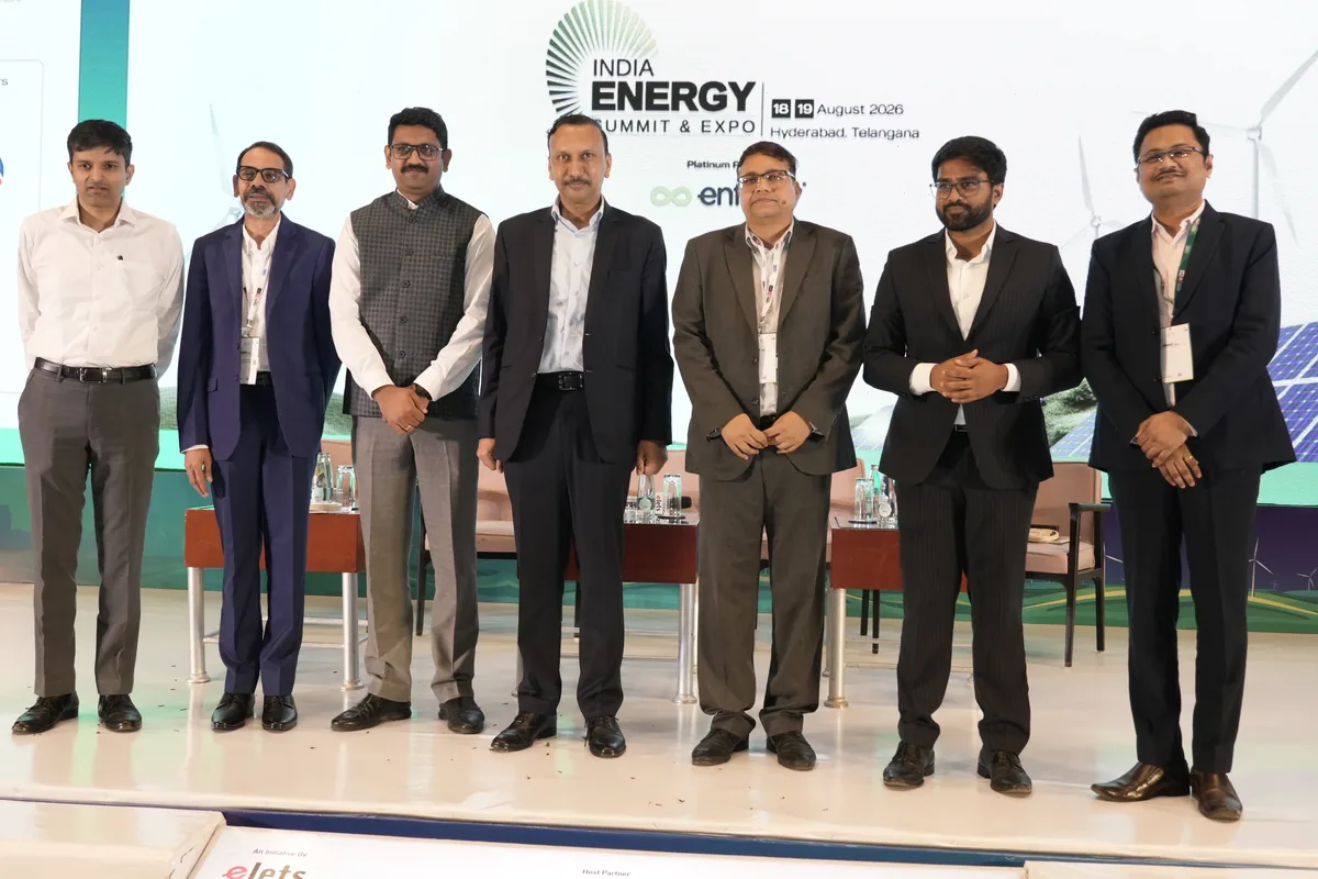 Dignitaries line up on the India Energy Summit stage